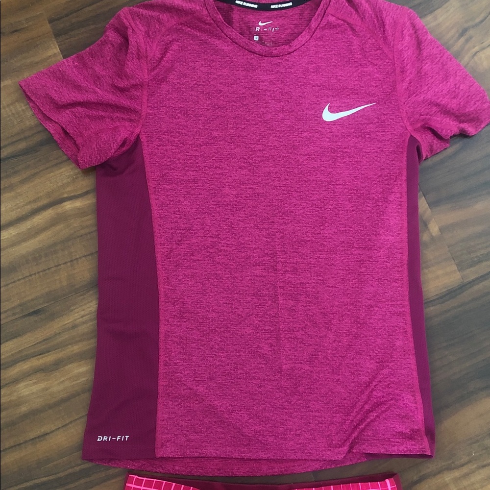 Rare Nike Pink Athletic Tee and Grid-Print Shorts Set - Picture 7 of 12